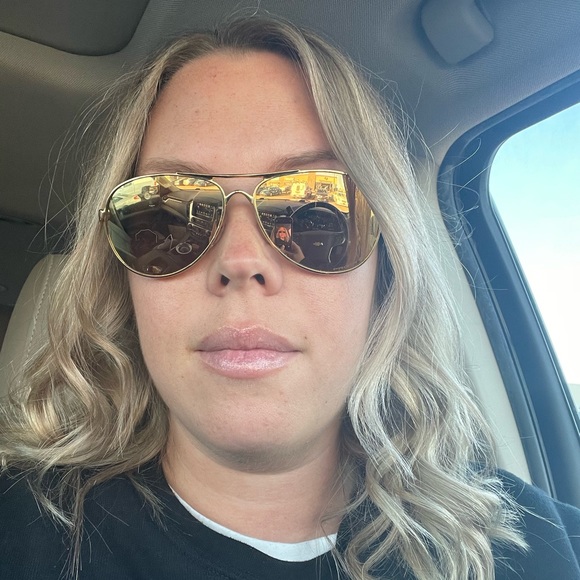 Meet your Posher, Stacey - Picture 1 of 1